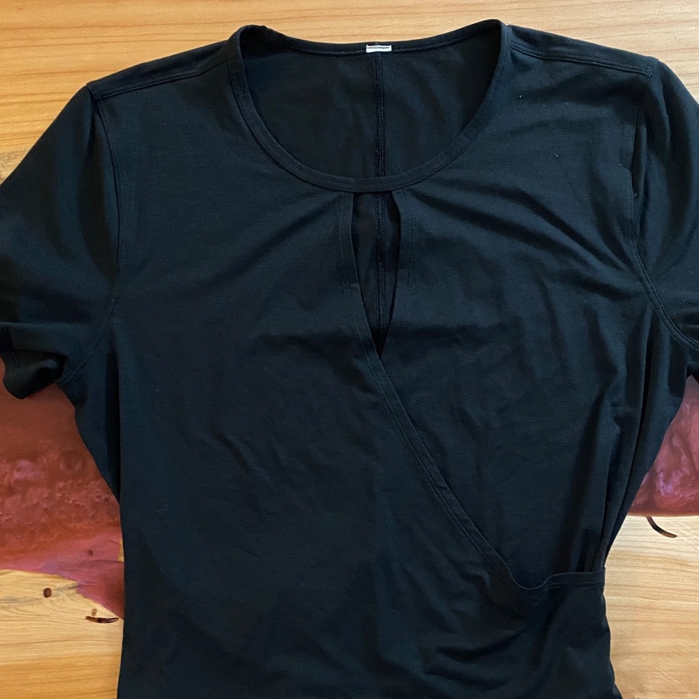 lululemon Black Short Sleeve Modal fabric Black size 4